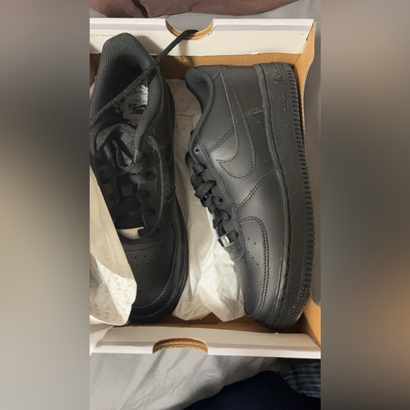 Black air forces, size 5Y. They’re too big for me, I wore them once - Picture 3 of 5